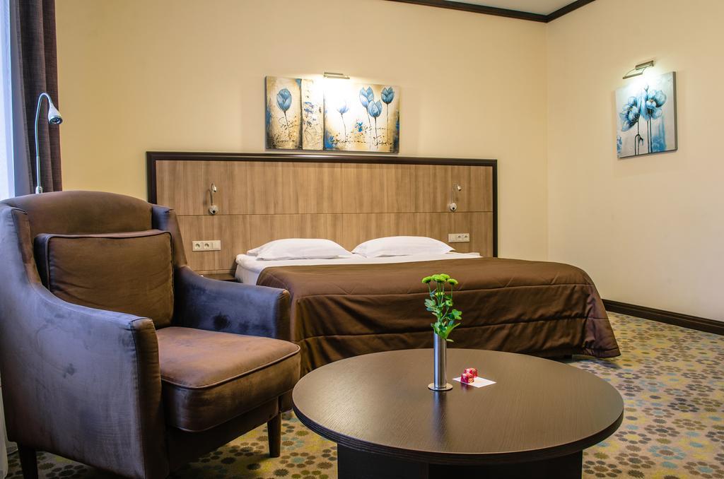 Hotel Park-hotel Golosievo 4*