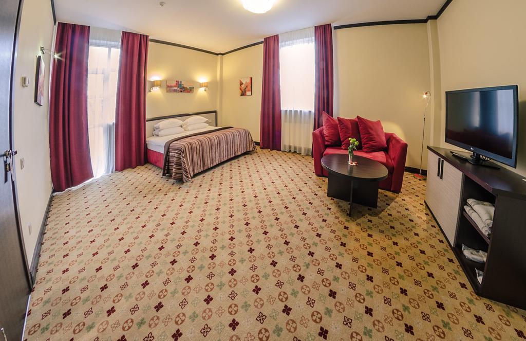 Park-hotel Golosievo 4*
