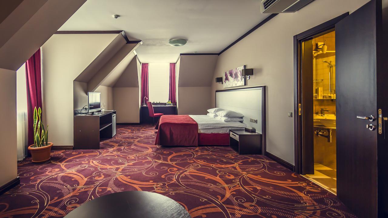 Park-hotel Golosievo Hotel 4*